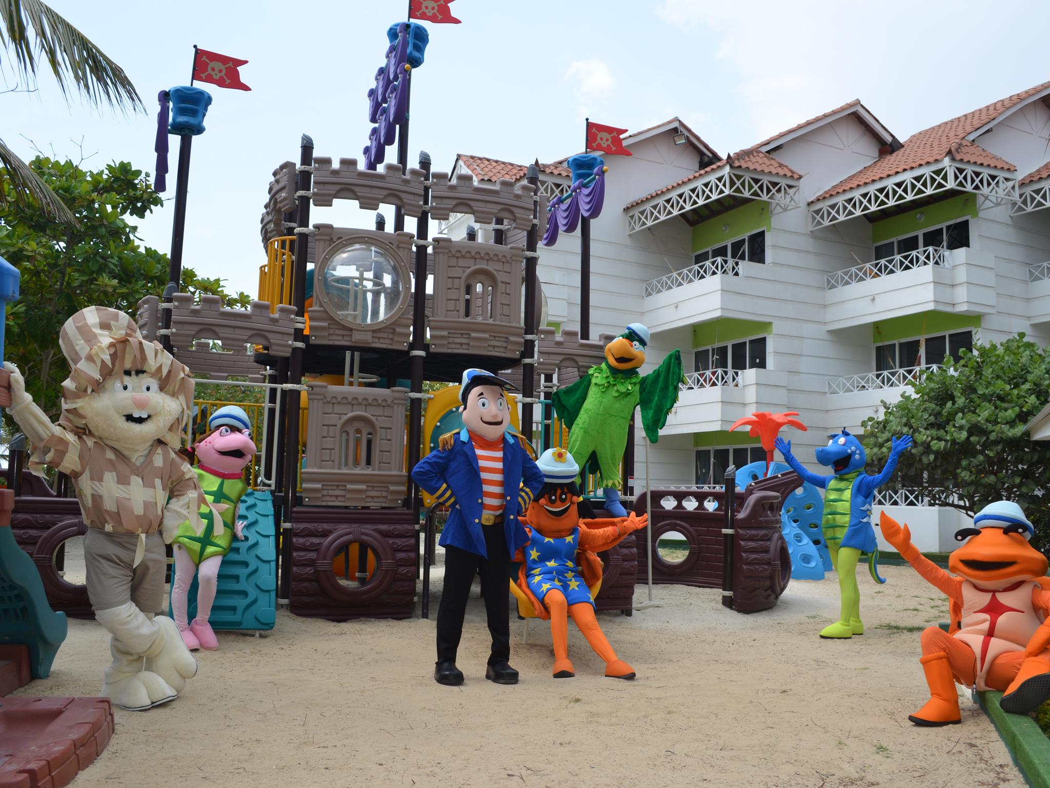 Hotel Las Americas Casa De Playa Cartagena  Exterior foto Characters from the series at Legoland Malaysia Resort