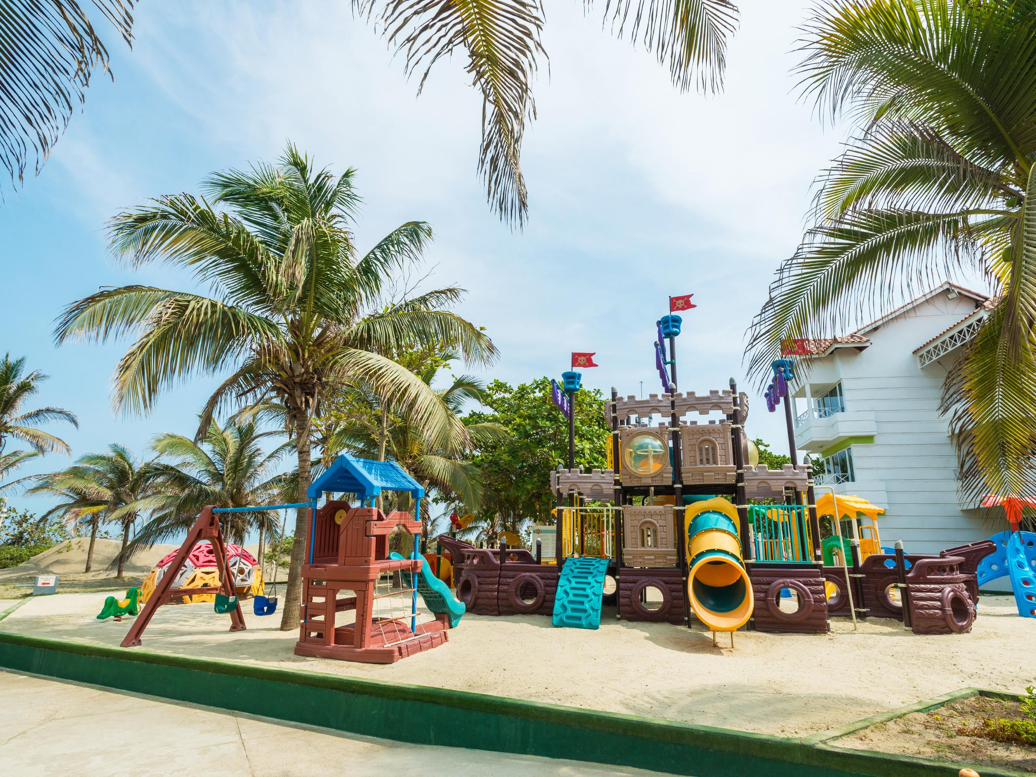 Hotel Las Americas Casa De Playa Cartagena  Exterior foto Playground at the resort