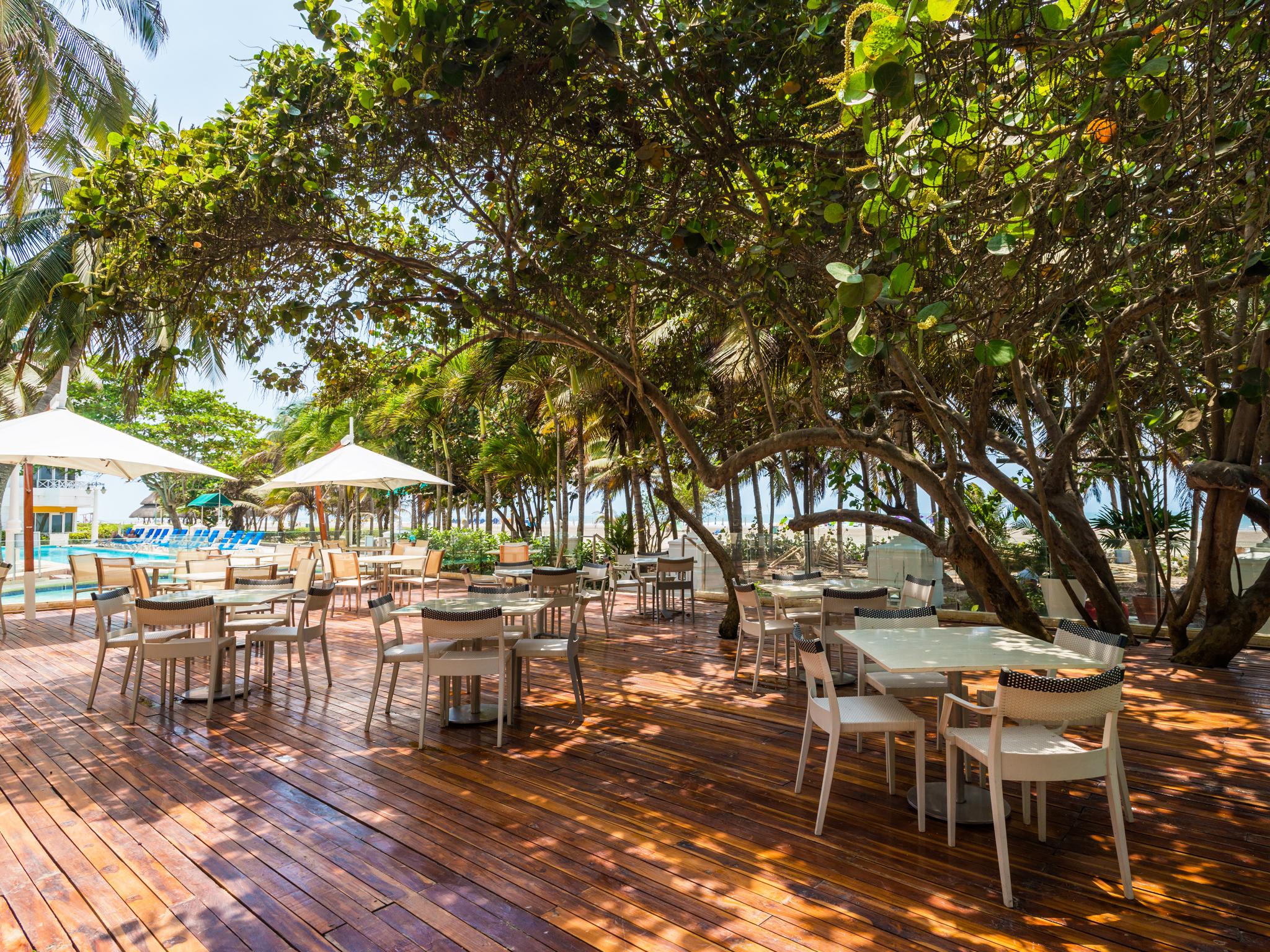 Hotel Las Americas Casa De Playa Cartagena  Exterior foto The beach at the hotel