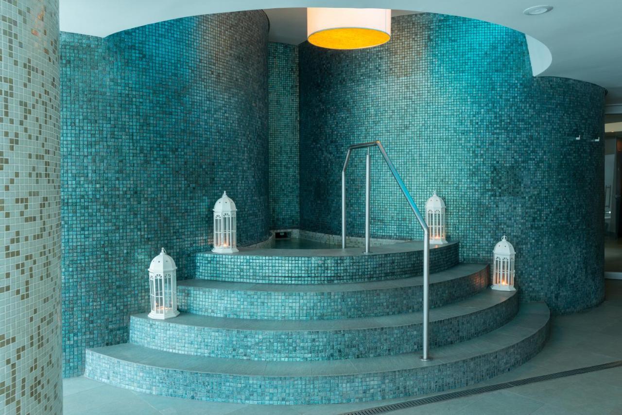 Hotel Las Americas Casa De Playa Cartagena  Exterior foto The spa at the hotel
