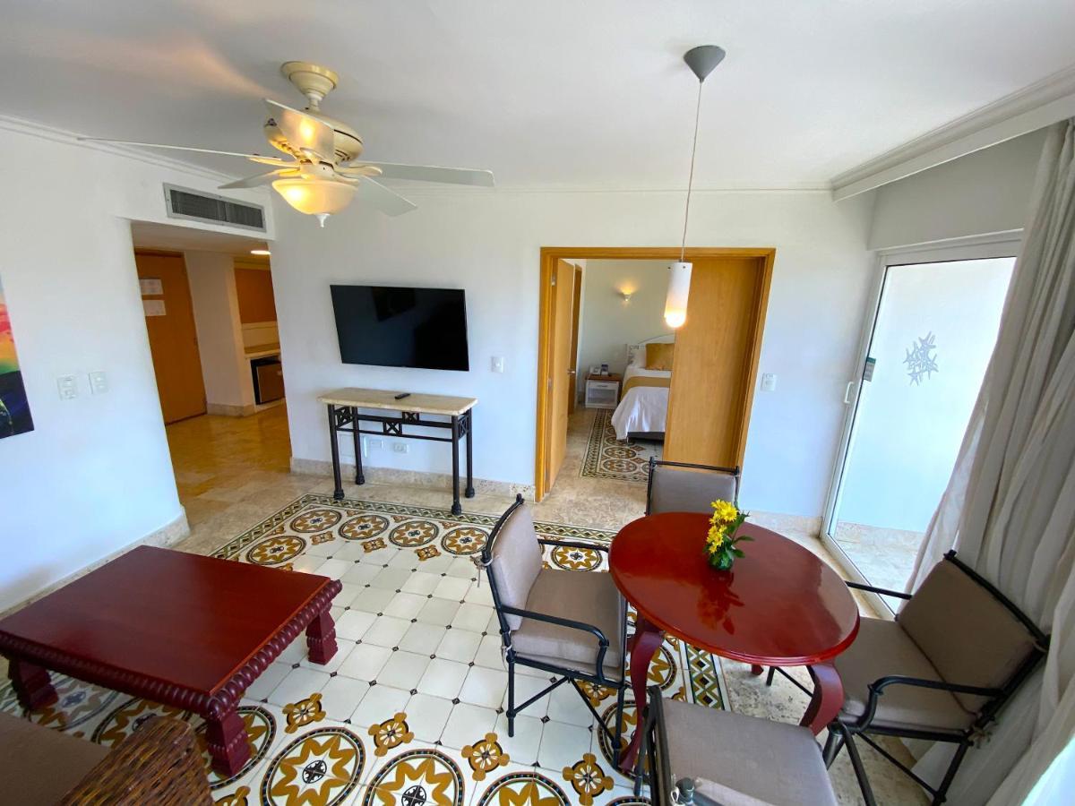 Hotel Las Americas Casa De Playa Cartagena  Exterior foto A suite at the hotel