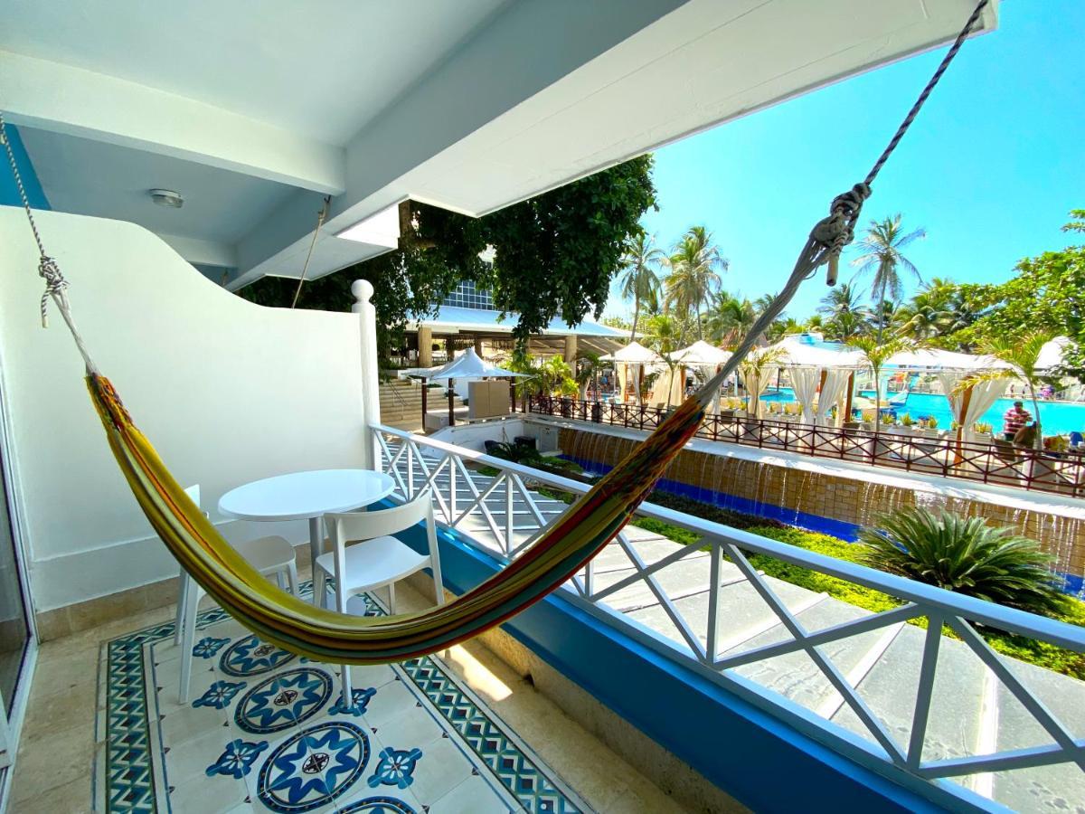 Hotel Las Americas Casa De Playa Cartagena  Exterior foto Hammock on a balcony
